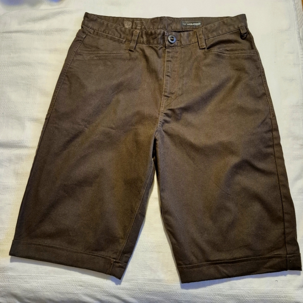 Volcom men's 36 waist twill pants, cut off to shorts bermuda length